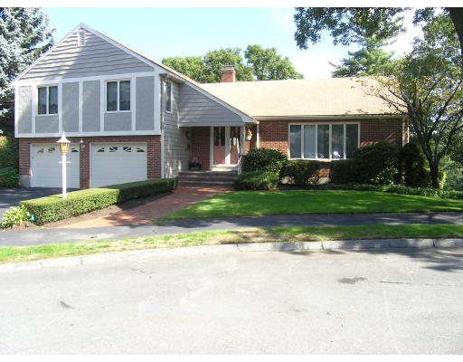 10 Arthur Road Wakefield, MA 01880 - Photo 1 of 15