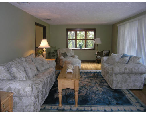 10 Arthur Road Wakefield, MA 01880 - Photo 2 of 15