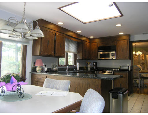 10 Arthur Road Wakefield, MA 01880 - Photo 5 of 15