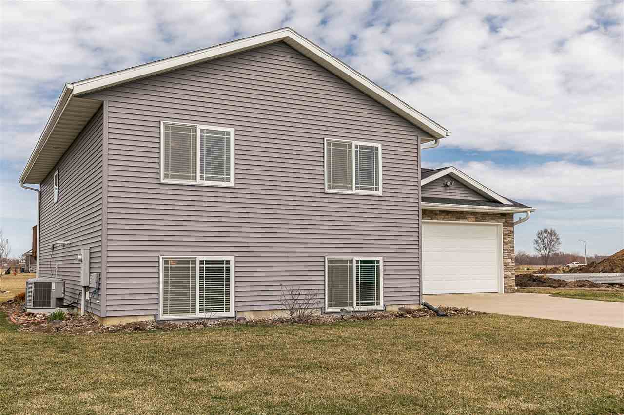 240 Old Oak Ridge Hills, IA 52235 - Photo 3 of 40 Gallery Image 3