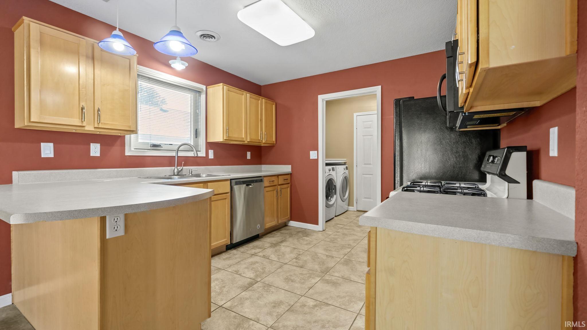 2822 Sanderling Road Fort Wayne, IN 46808 - Photo 11 of 33 Gallery Image 11