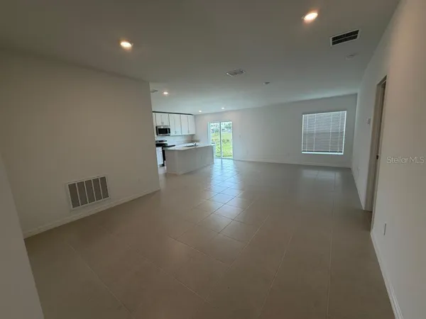 $2,100 | 2155 Lone Oak Lane, Lakeland, FL 33801