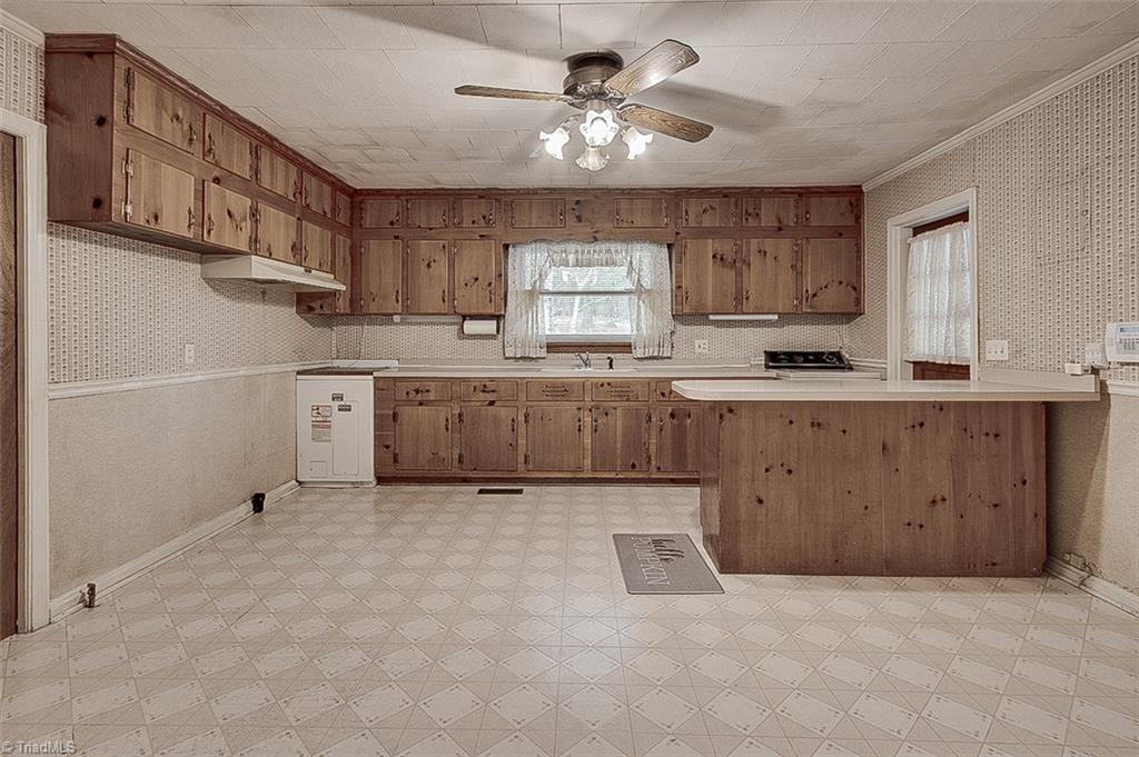 1407 Meadowbrook Road Asheboro, NC 27203 - Photo 12 of 33