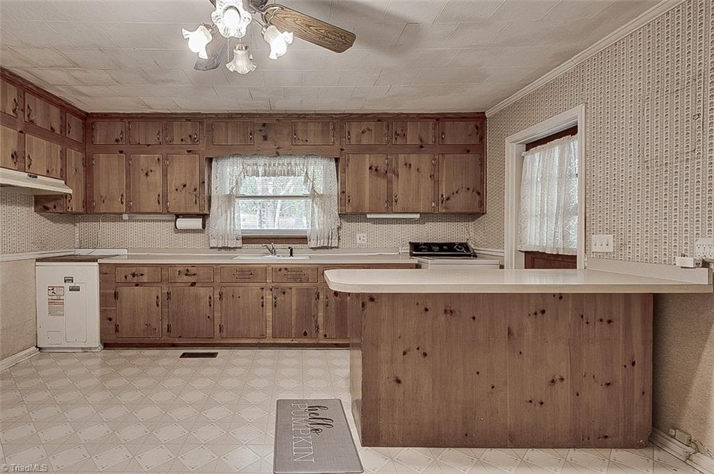 1407 Meadowbrook Road Asheboro, NC 27203 - Photo 13 of 33