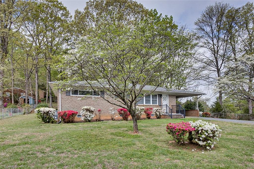 1407 Meadowbrook Road Asheboro, NC 27203 - Photo 3 of 33