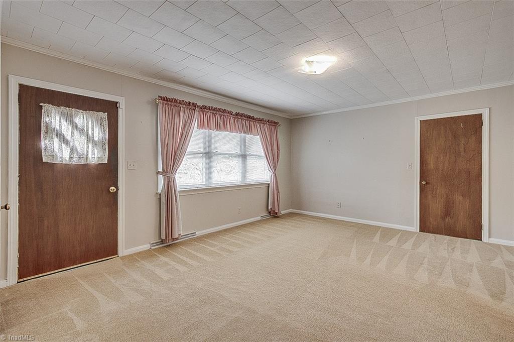 1407 Meadowbrook Road Asheboro, NC 27203 - Photo 4 of 33