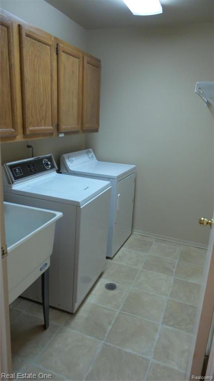29535 Pine Ridge Circle, Unit 10 Farmington, MI 48331 - Photo 32 of 43