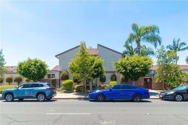 $499,999 | 2231 Santa Fe Avenue, Unit 13, Long Beach, CA 90810