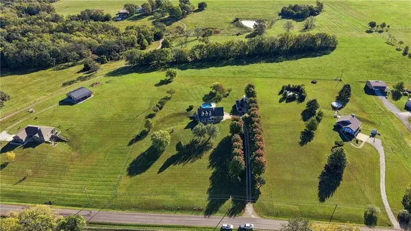 $599,900 | 865 Northwest 1901st Road, Lone Jack, MO 64070