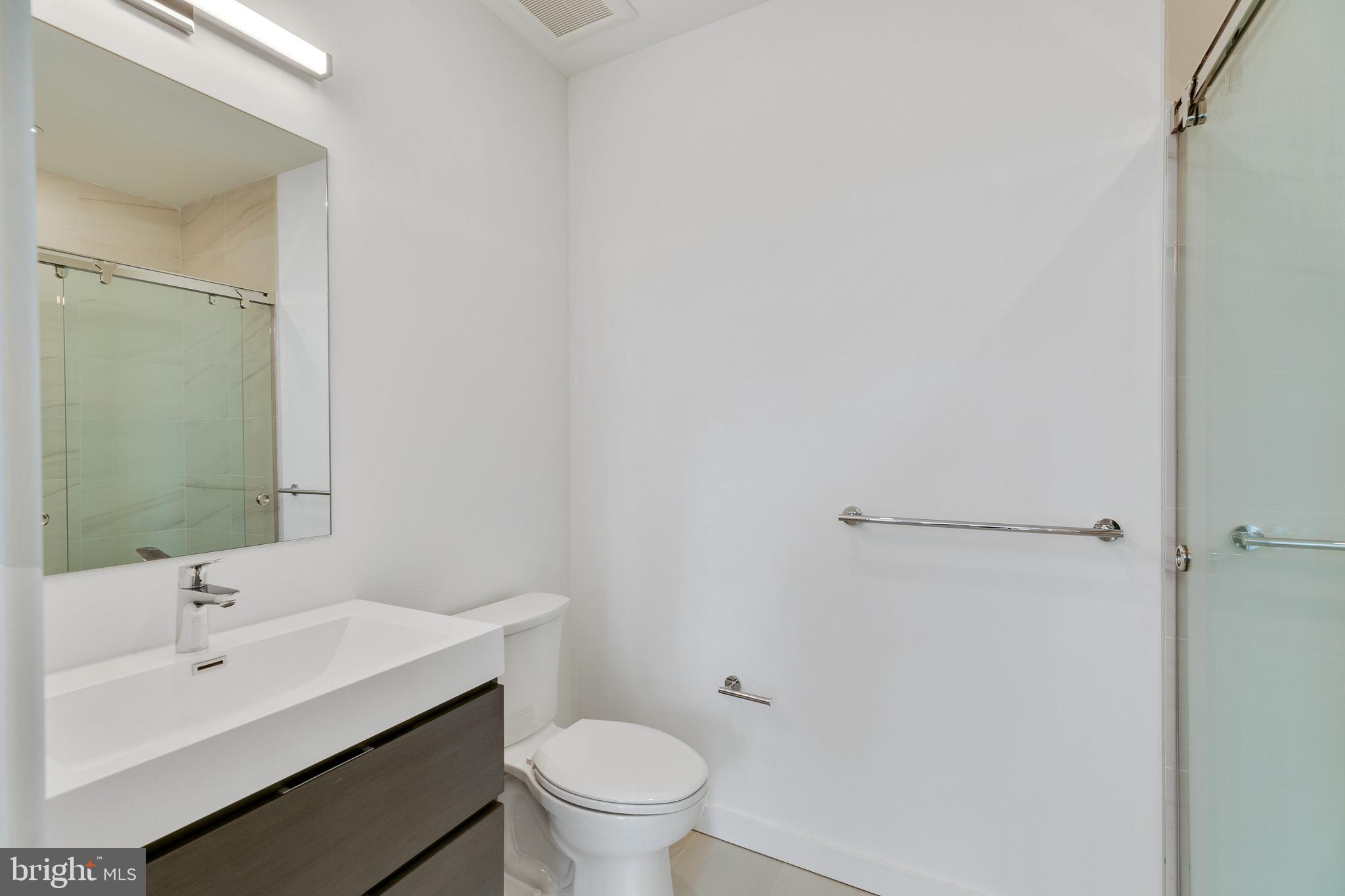860 North 3rd Street, Unit 401 Philadelphia, PA 19123 - Photo 4 of 10