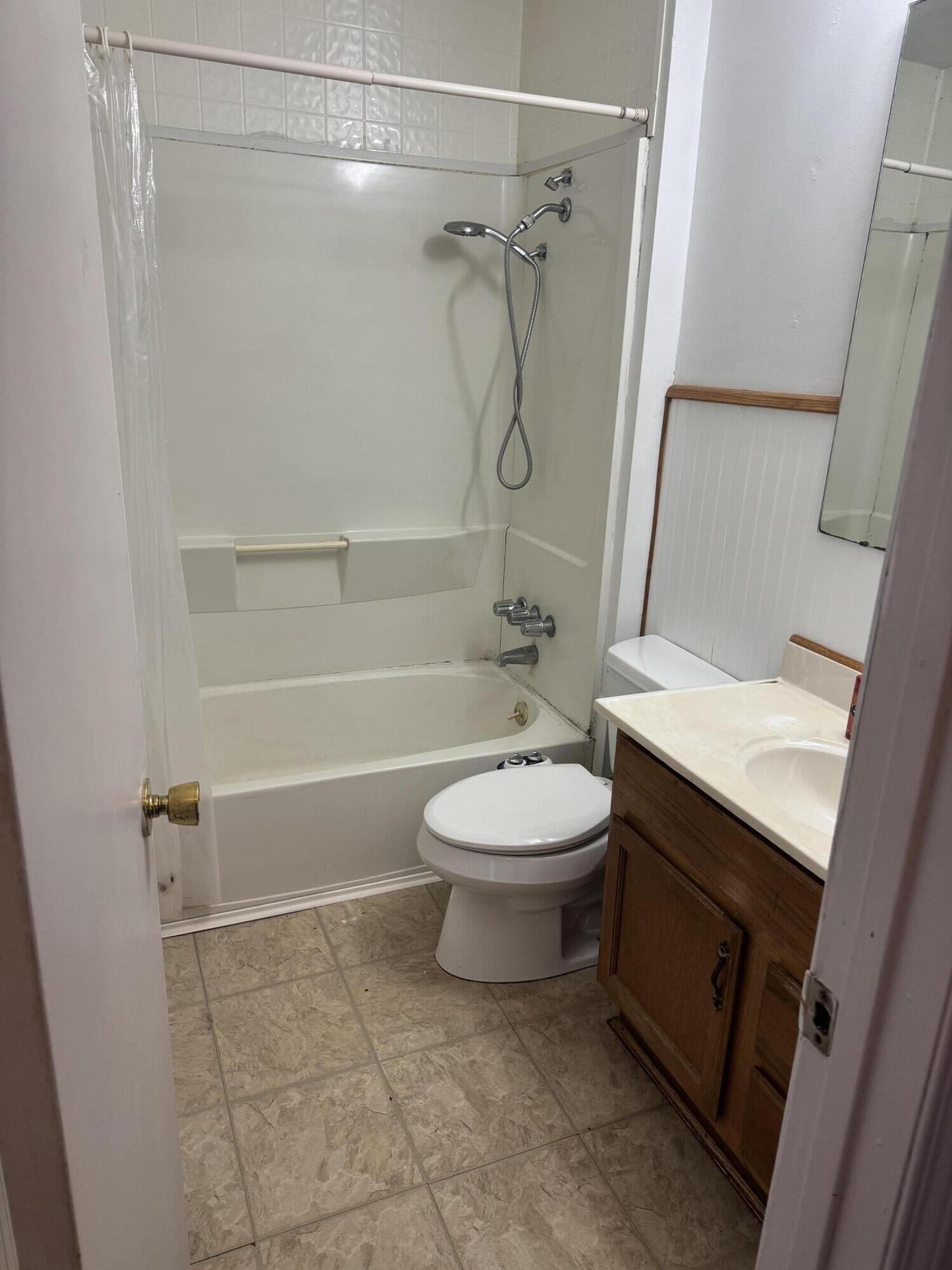 946 Post Road Muskegon, MI 49441 - Photo 12 of 17 IMG_7377