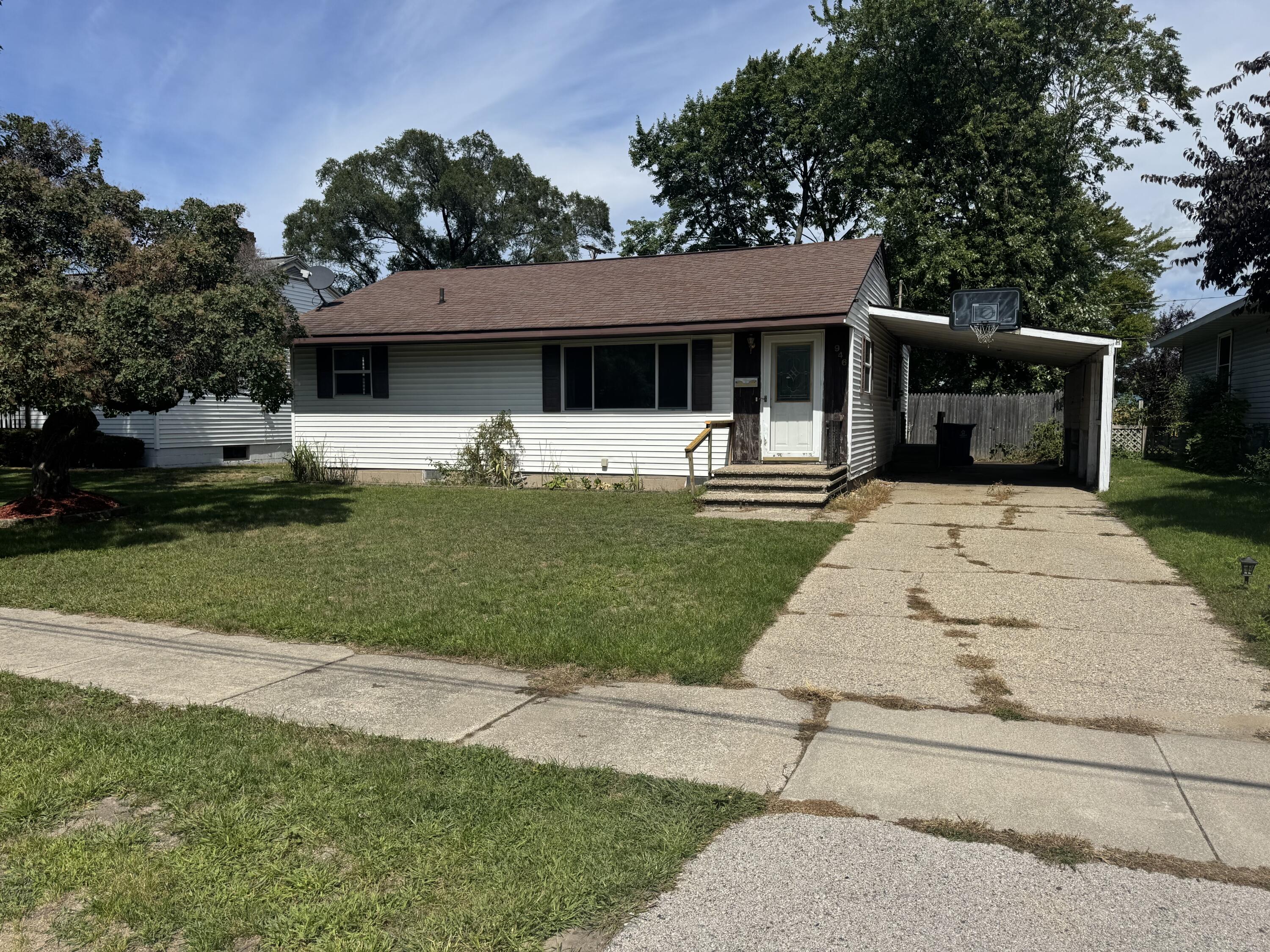946 Post Road Muskegon, MI 49441 - Photo 2 of 17 IMG_7374