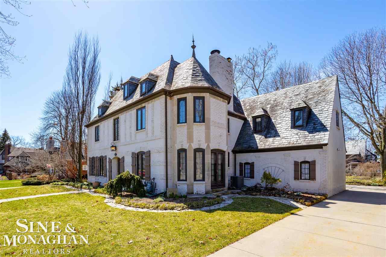 707 Trombley Road Grosse Pointe, MI 48230 - Photo 4 of 61 Side View