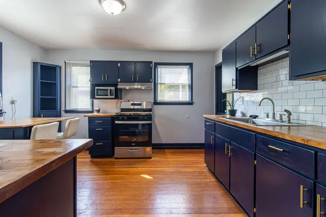 $349,900 | 3005 Oakwood Street, Ann Arbor, MI 48104