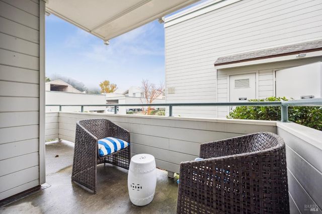 a view of sitting area with seating space