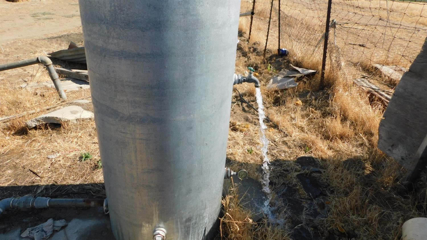 4084 South Lemon Avenue Reedley, CA 93654 - Photo 4 of 35 Domestic well producing unknown GPM