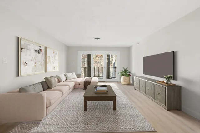 $384,900 | 3 Mayfair Lane, Unit 207, Nashua, NH 03063