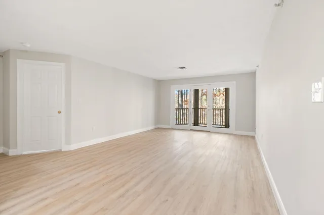 $384,900 | 3 Mayfair Lane, Unit 207, Nashua, NH 03063