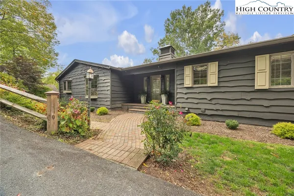 $700,000 | 491 Mountain Aire Lane, West Jefferson, NC 28694