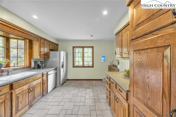 $700,000 | 491 Mountain Aire Lane, West Jefferson, NC 28694