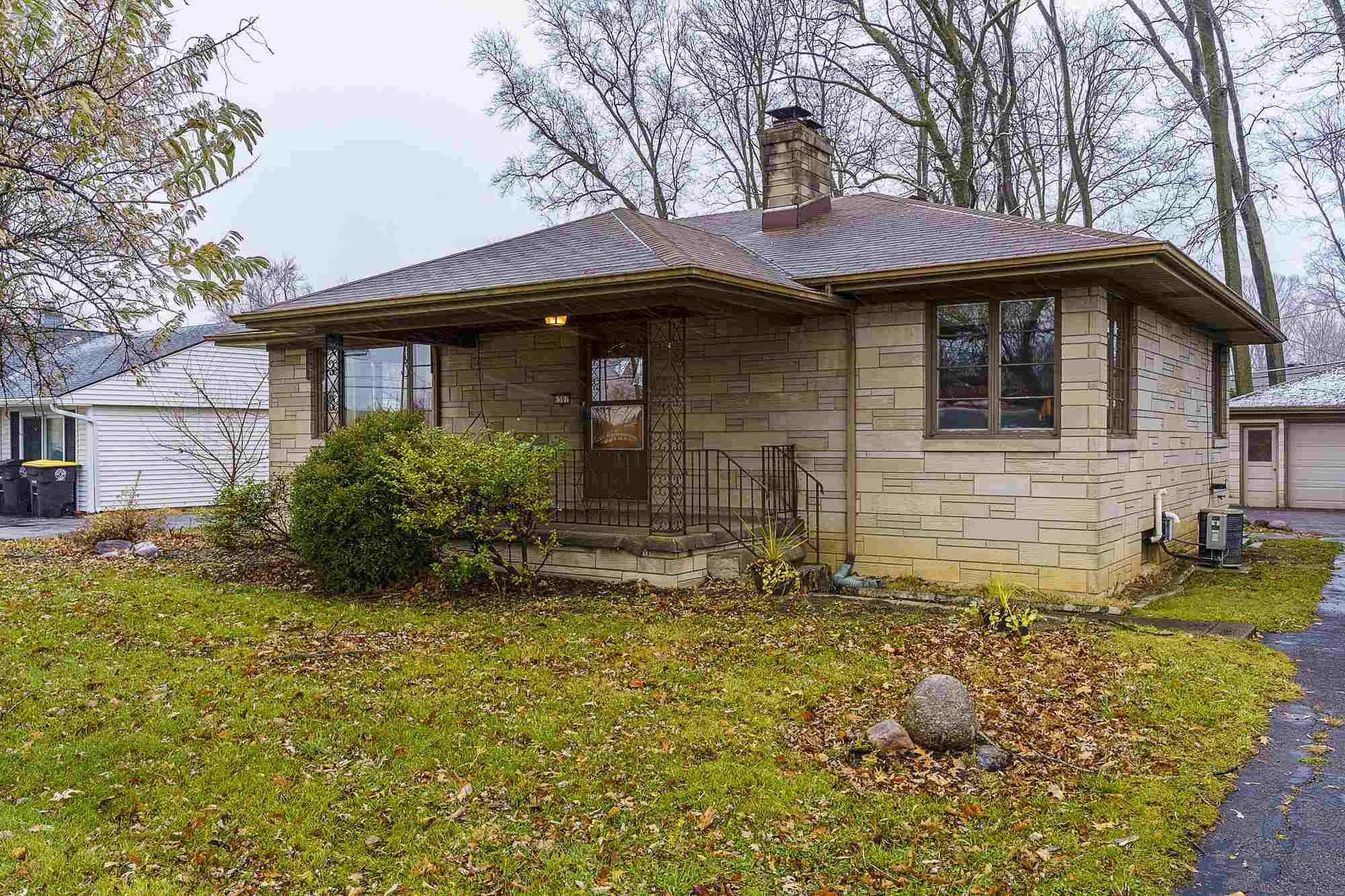6307 Bluffton Road Fort Wayne, IN 46809 - Photo 1 of 31