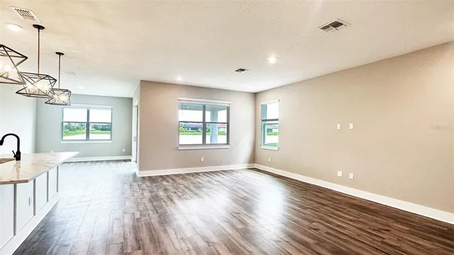 $3,600 | 3619 Savanna Palms Court, Bradenton, FL 34211