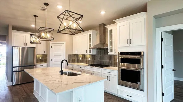 $3,600 | 3619 Savanna Palms Court, Bradenton, FL 34211