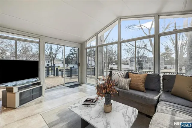 $799,900 | 715 Bush Place, Paramus, NJ 07652