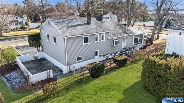 $799,900 | 715 Bush Place, Paramus, NJ 07652