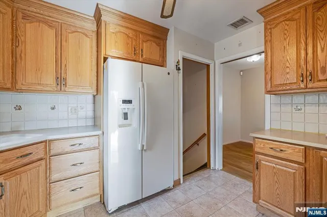 $799,900 | 715 Bush Place, Paramus, NJ 07652