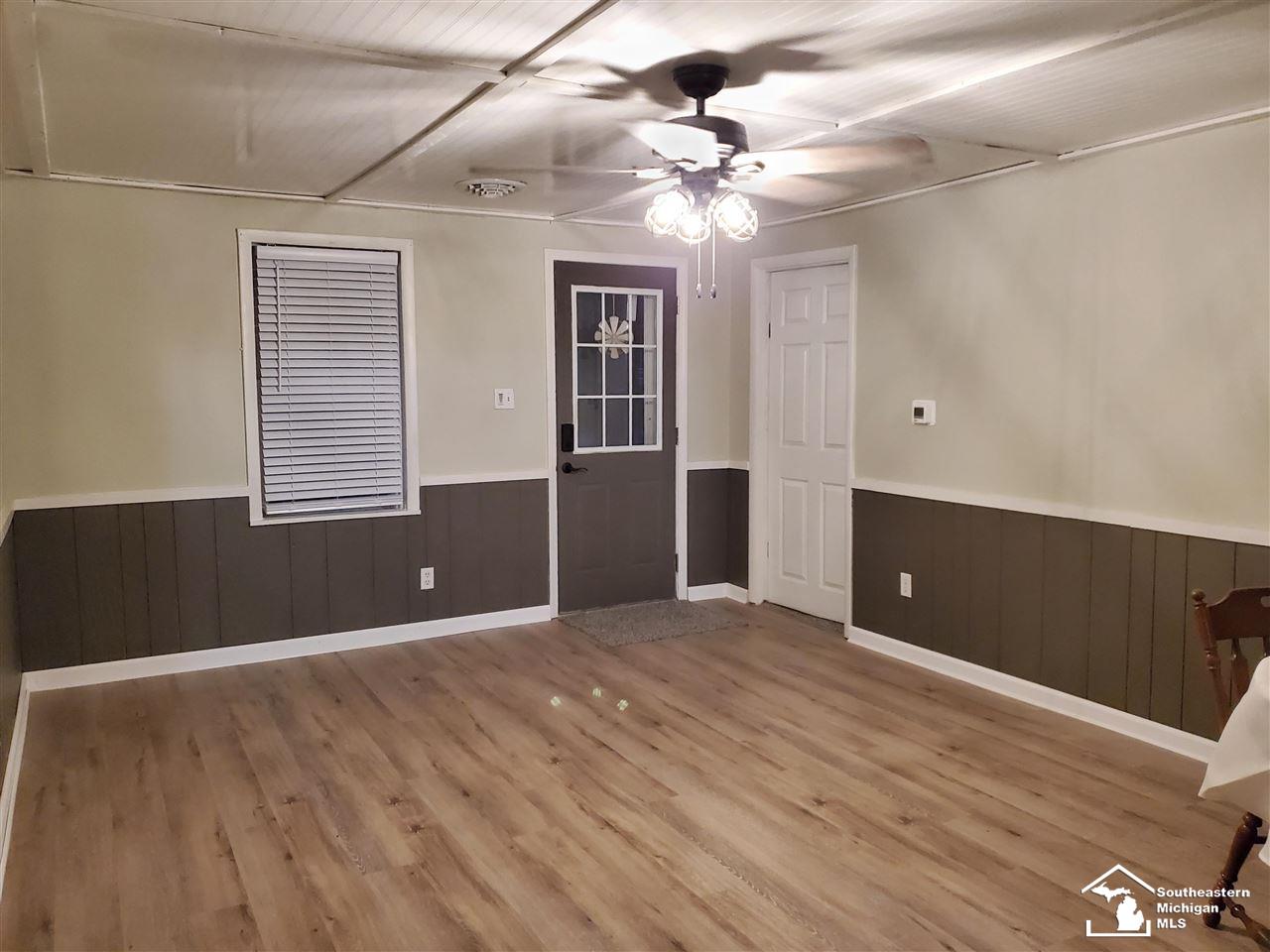 6263 Dallas Road Monroe, MI 48161 - Photo 4 of 22 Living Room