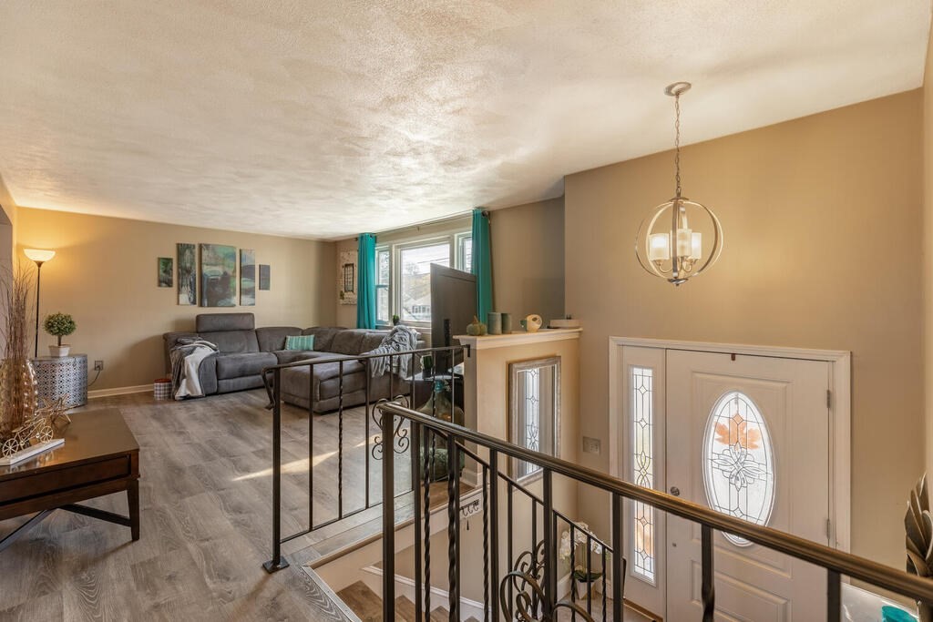328 Ash Street Reading, MA 01867 - Photo 3 of 25 Gallery Image 3