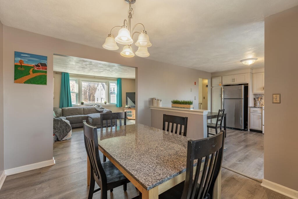 328 Ash Street Reading, MA 01867 - Photo 9 of 25 Gallery Image 9