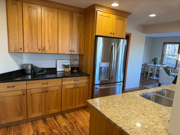 $464,900 | 1581 West Pinehurst Avenue, St. Paul, MN 55116