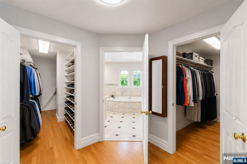 290 Dunkerhook Road Paramus, NJ 07652 - Photo 25 of 50