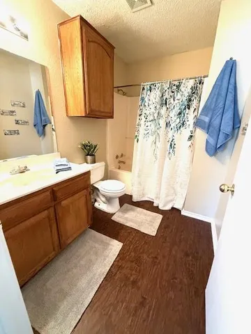 $1,150 | 125 Northeast Johnson Avenue, Unit 11, Burleson, TX 76028