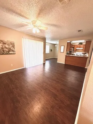 $1,150 | 125 Northeast Johnson Avenue, Unit 11, Burleson, TX 76028