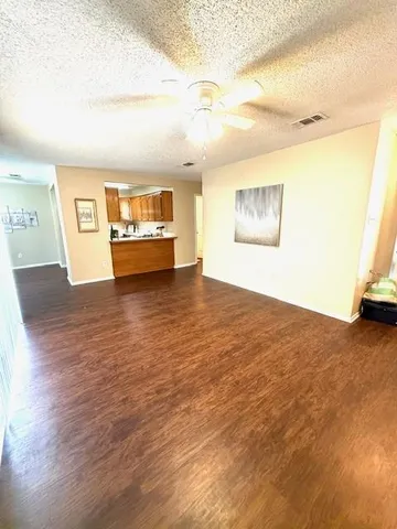 $1,150 | 125 Northeast Johnson Avenue, Unit 11, Burleson, TX 76028