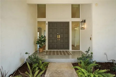 $3,249,000 | 10181 Overhill Drive, North Tustin, CA 92705