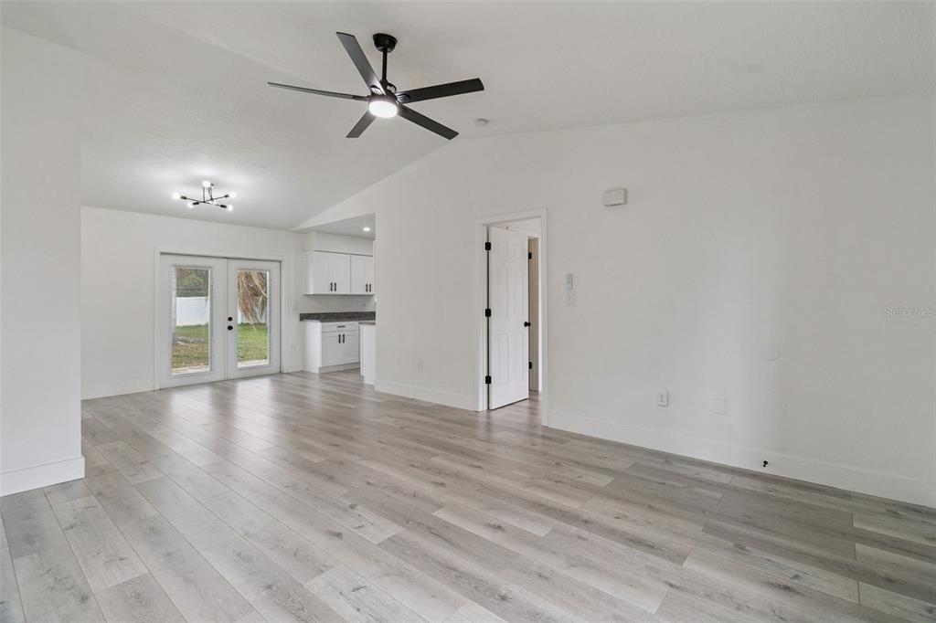682 Degroodt Road Southwest Palm Bay, FL 32908 - Photo 7 of 31 Gallery Image 7