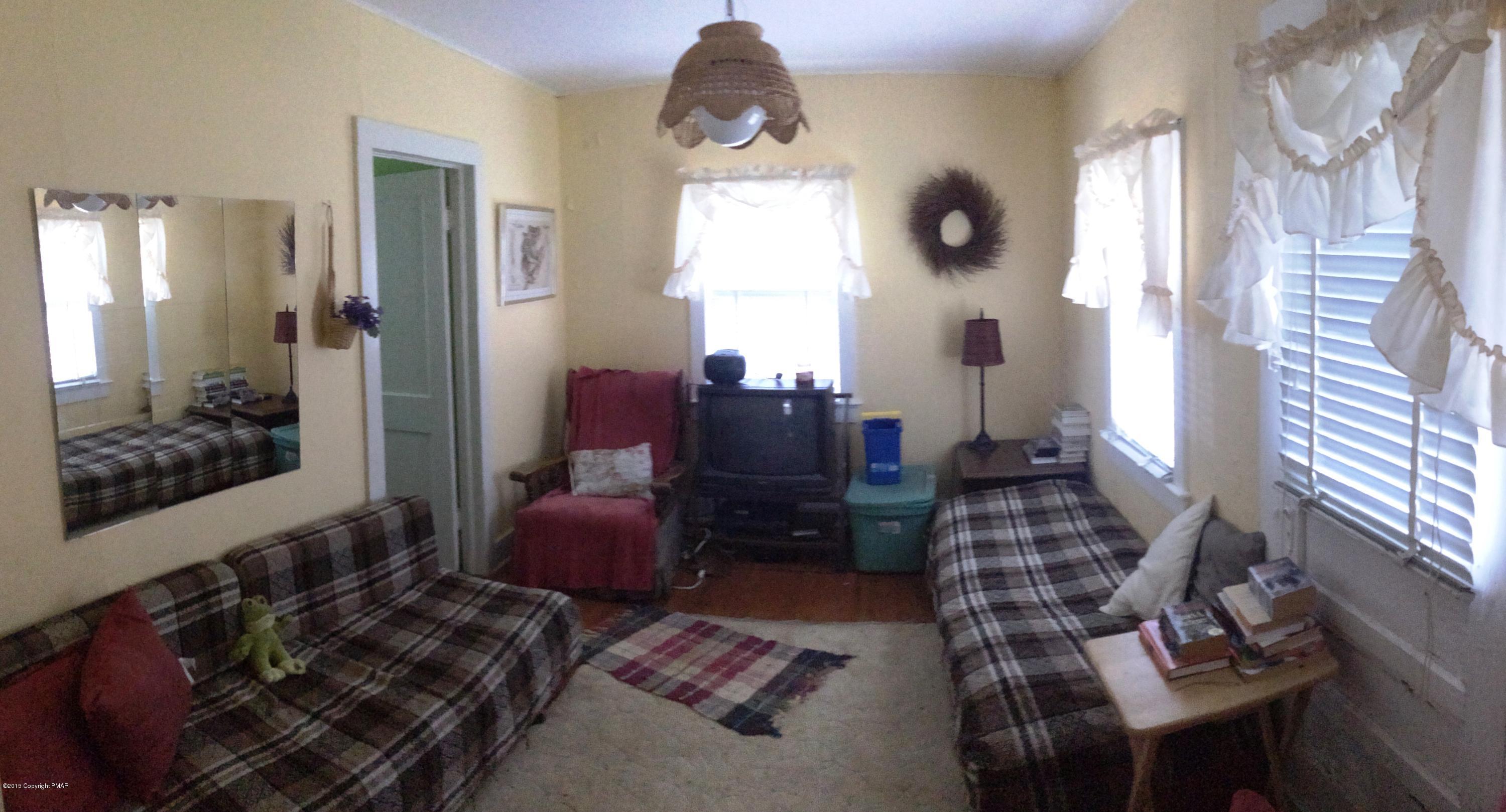 475 Henry's Crossing Road Cresco, PA 18326 - Photo 4 of 11 Howard Lvrm