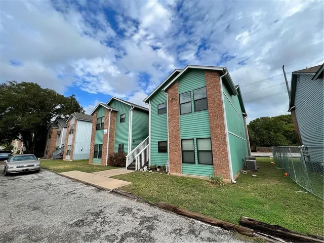 $1,500 | 2417 West Slaughter Lane, Unit D, Austin, TX 78748