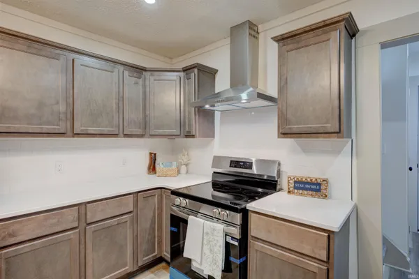 $222,000 | 742 East Powell Avenue, Evansville, IN 47713