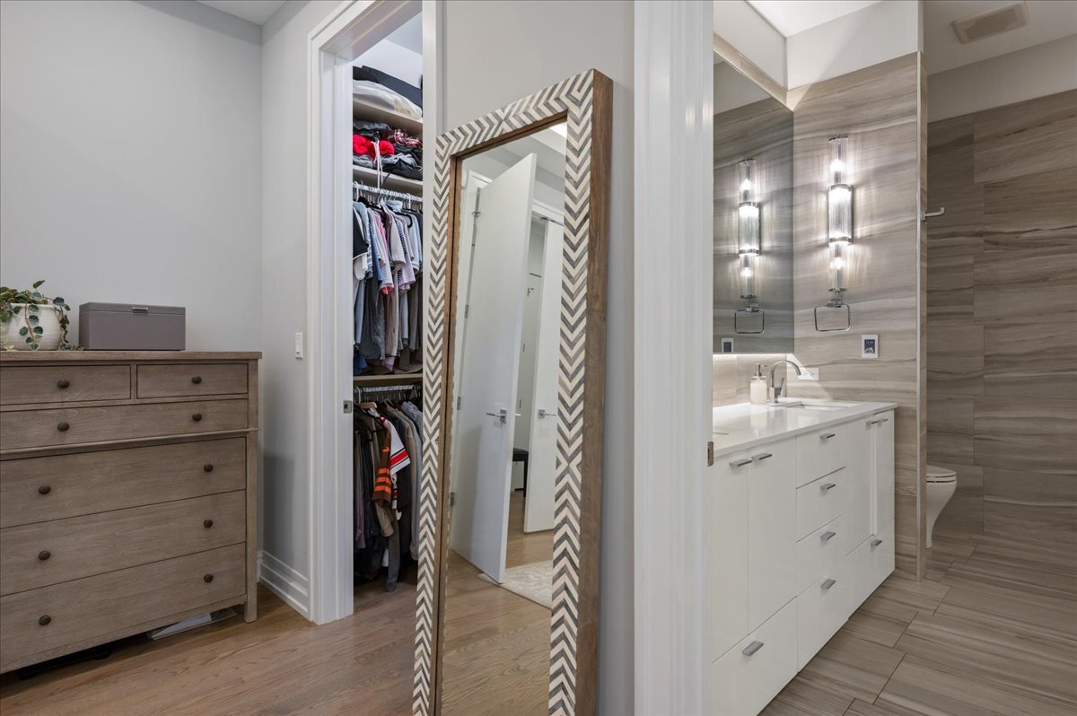 2027 West Belmont Avenue, Unit 1 Chicago, IL 60618 - Photo 14 of 34