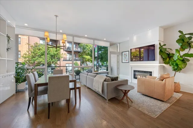 $1,125,000 | 2027 West Belmont Avenue, Unit 1, Chicago, IL 60618