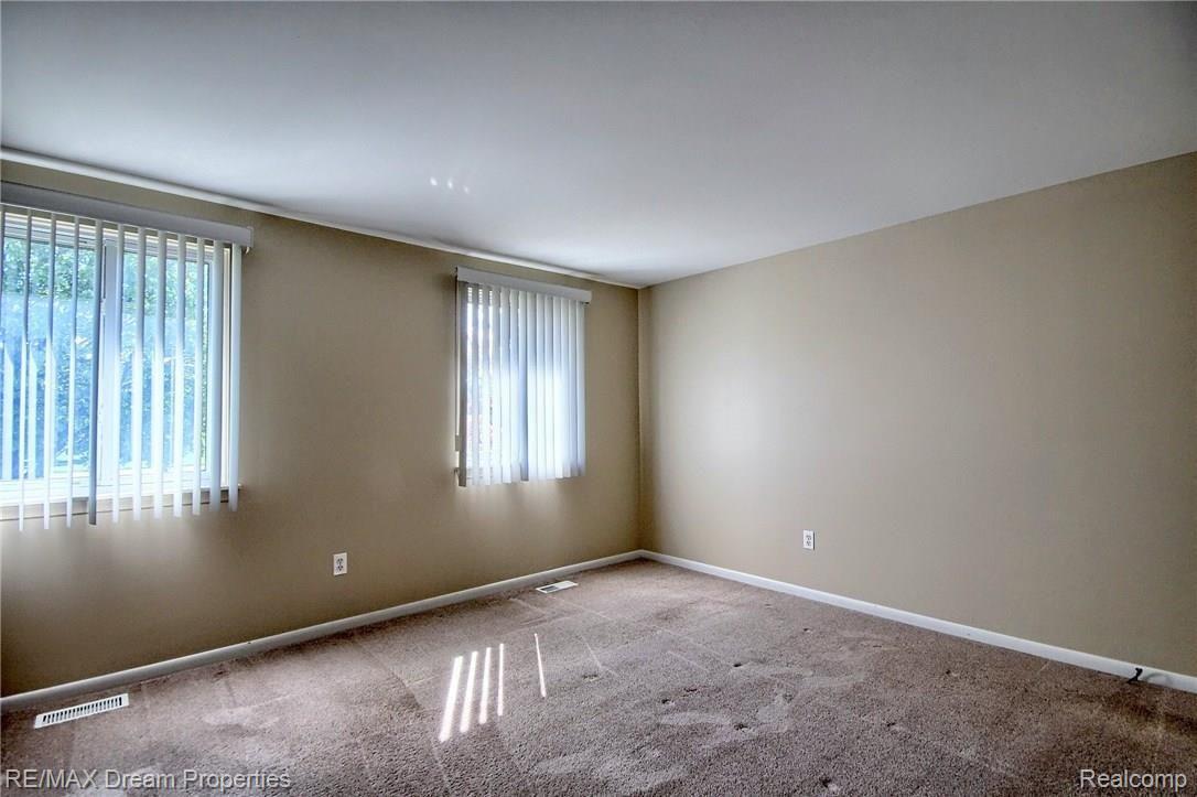 14125 Newburgh Road Livonia, MI 48150 - Photo 16 of 30 Master_Bedroom.jpg