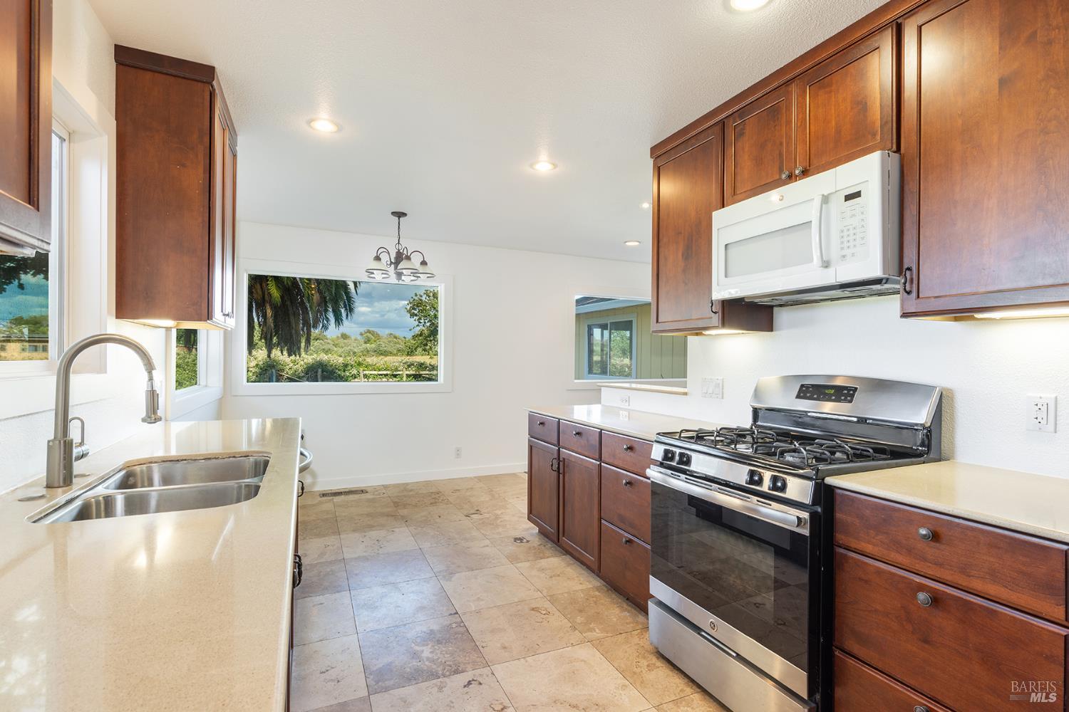 5163 Todd Road Sebastopol, CA 95472 - Photo 7 of 54