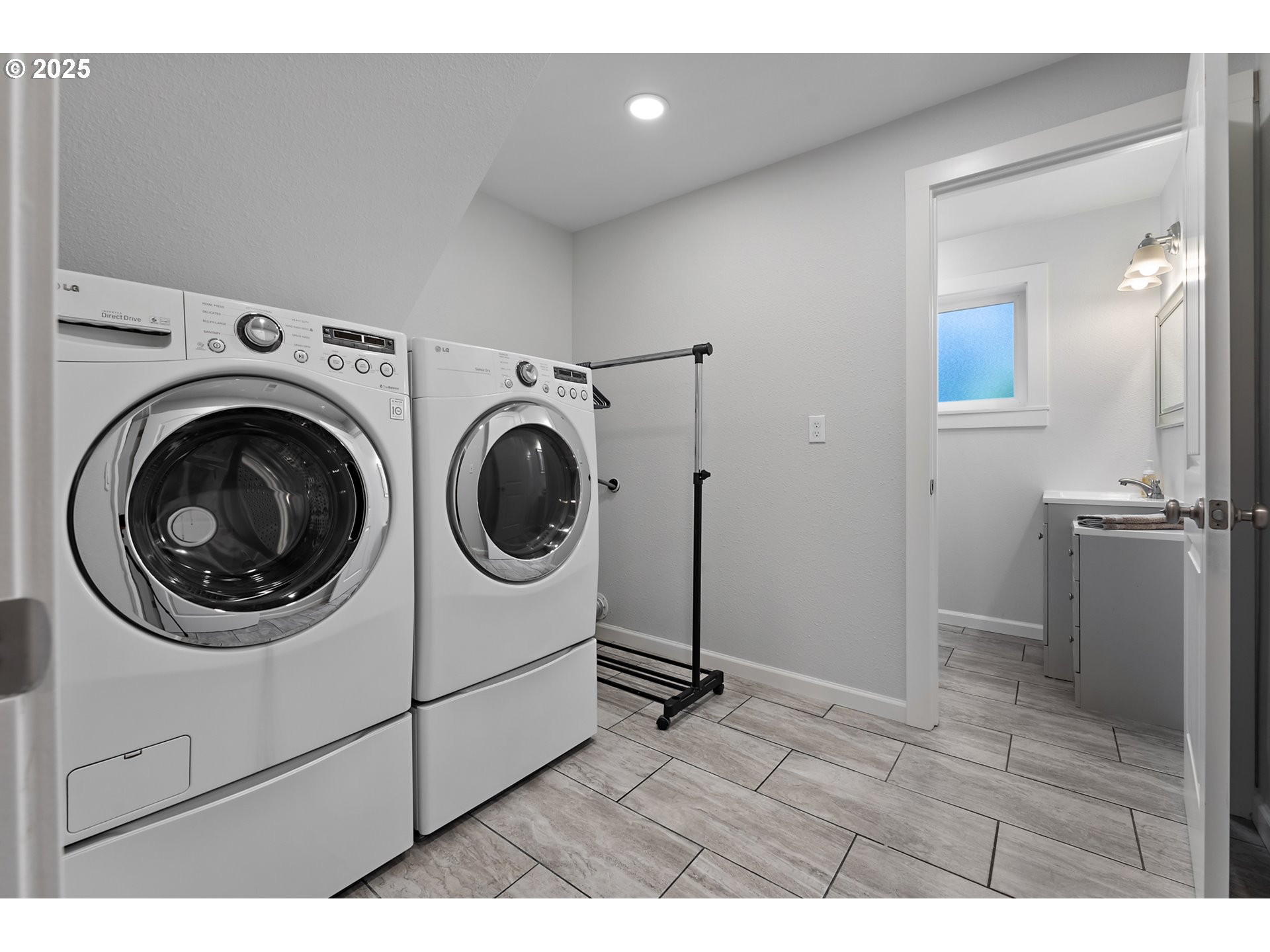 14375 Southwest Wilson Drive Beaverton, OR 97008 - Photo 34 of 46