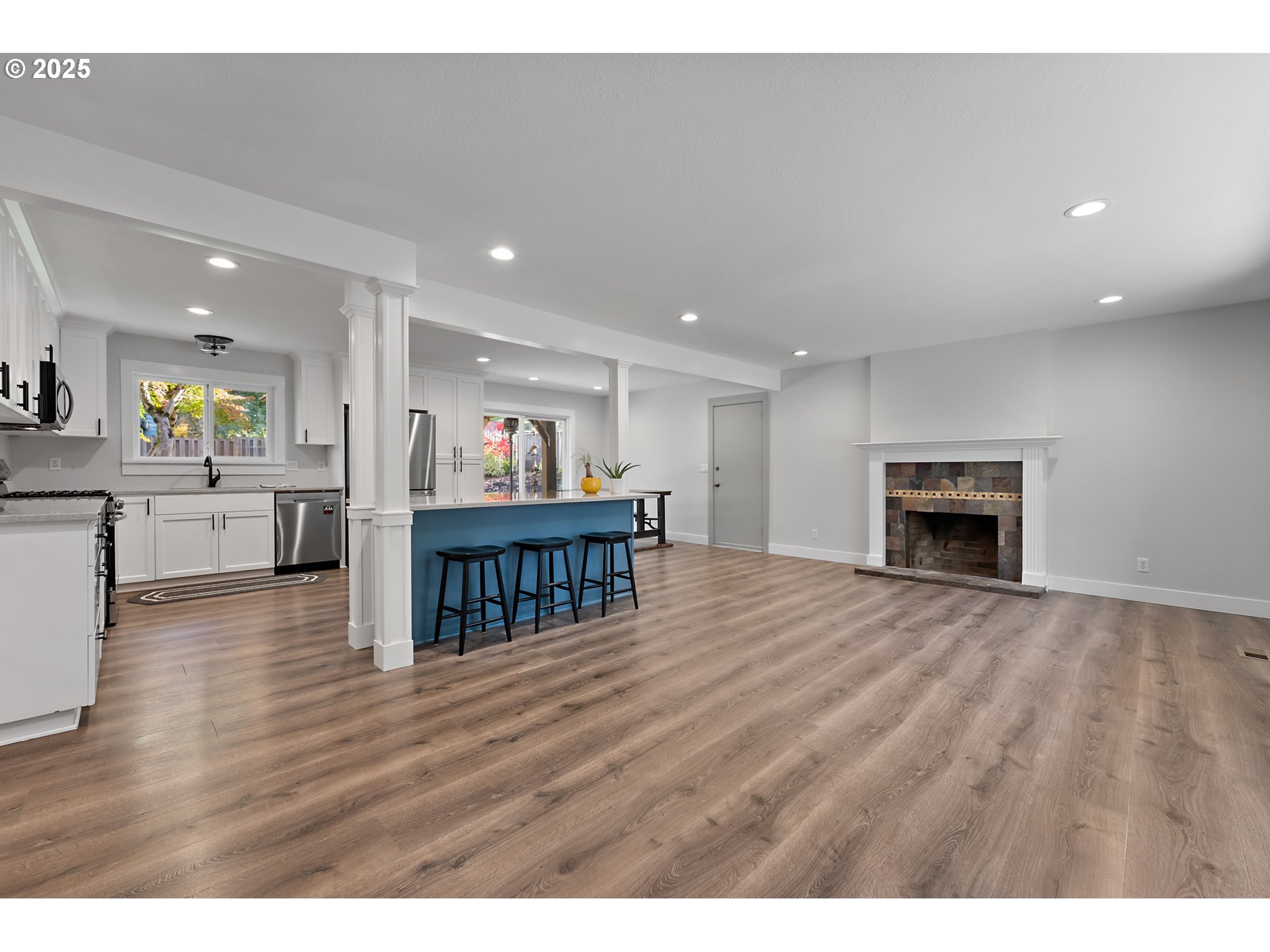 14375 Southwest Wilson Drive Beaverton, OR 97008 - Photo 5 of 46