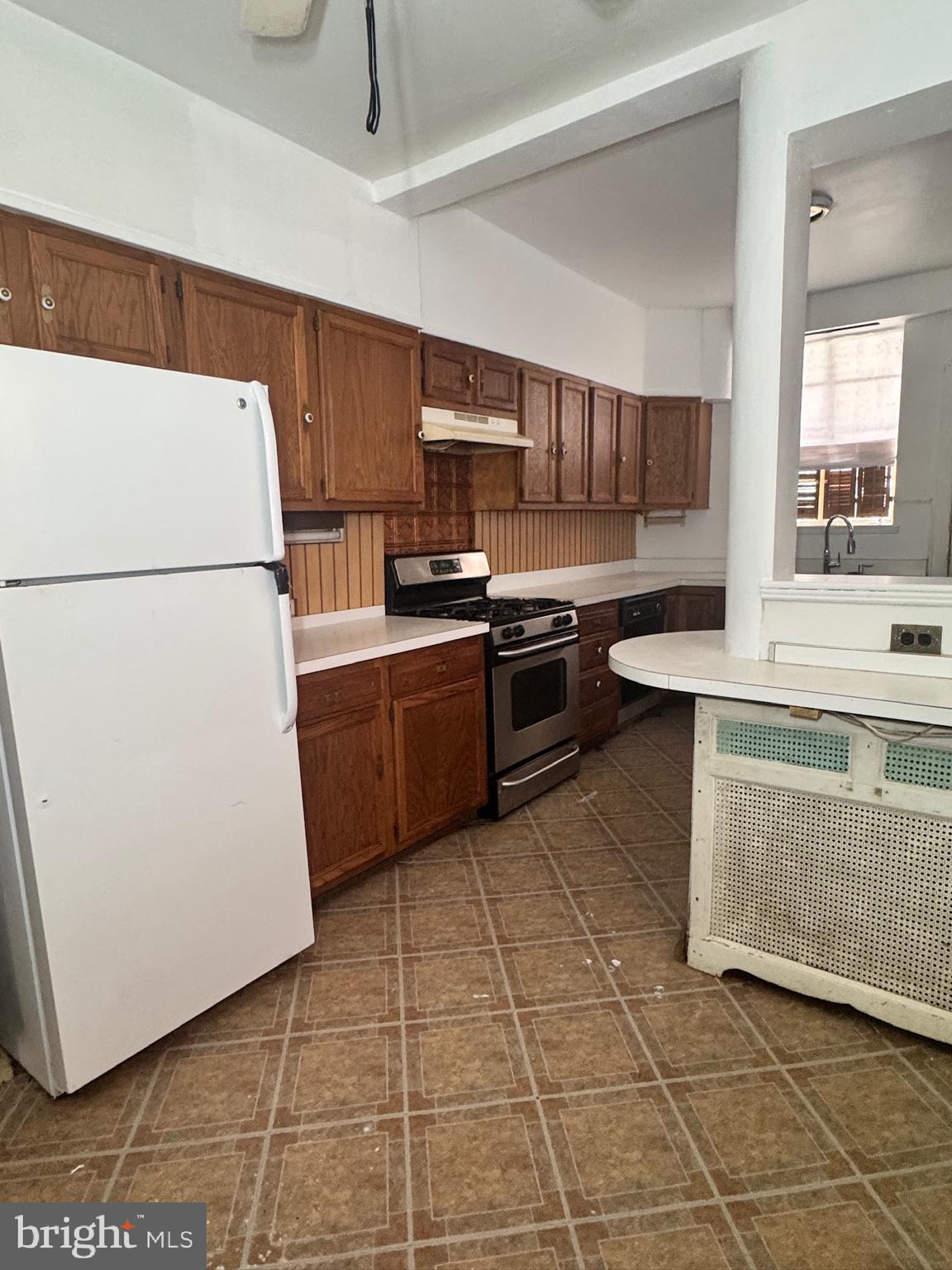 251 North Robinson Street Philadelphia, PA 19139 - Photo 6 of 13 Kitchen